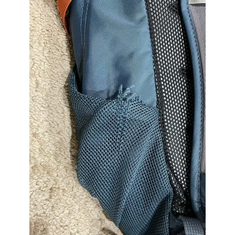 Osprey Daylite Lightweight Backpack H2O Hydration Ready Pack Hiking Camping GUC